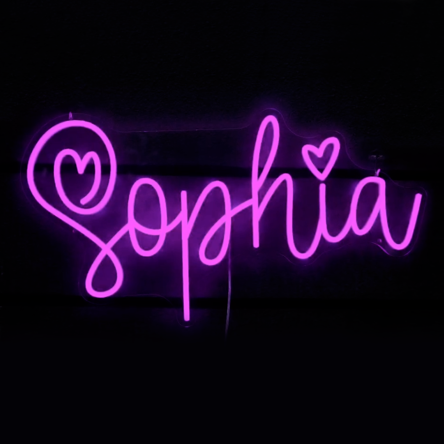 Letrero de texto LED con la frase "Loving Sophia" 